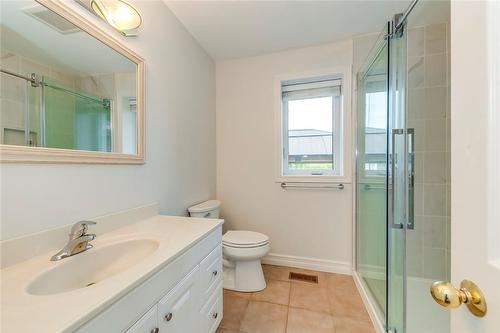 443 Pineland Avenue, Oakville, ON - Indoor Photo Showing Bathroom