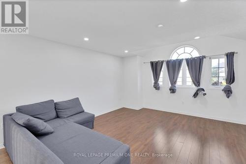 69 Wallace Street, New Tecumseth (Alliston), ON - Indoor Photo Showing Other Room