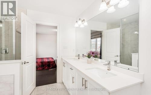 51 Lionhead Golf Club Road, Brampton, ON - Indoor Photo Showing Bathroom