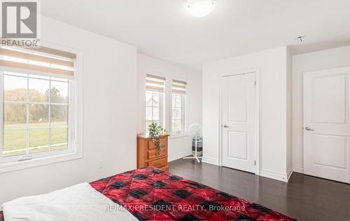 51 Lionhead Golf Club Road, Brampton (Brampton West), ON - Indoor Photo Showing Bedroom