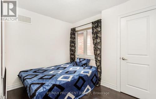 51 Lionhead Golf Club Road, Brampton (Brampton West), ON - Indoor Photo Showing Bedroom