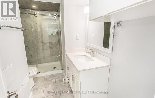 51 Lionhead Golf Club Road, Brampton, ON - Indoor Photo Showing Bathroom