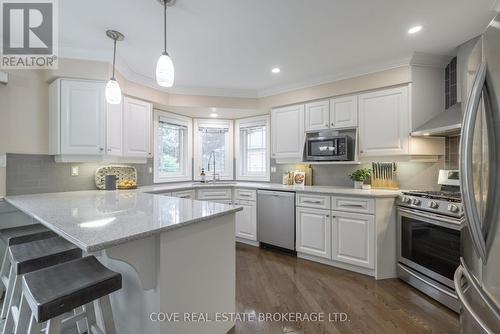 95 Hazelden Lane, London, ON - Indoor Photo Showing Kitchen With Stainless Steel Kitchen With Upgraded Kitchen