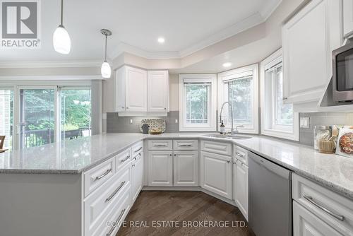 95 Hazelden Lane, London, ON - Indoor Photo Showing Kitchen With Upgraded Kitchen