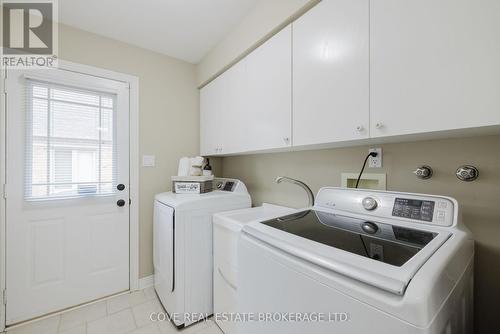 95 Hazelden Lane, London, ON - Indoor Photo Showing Laundry Room