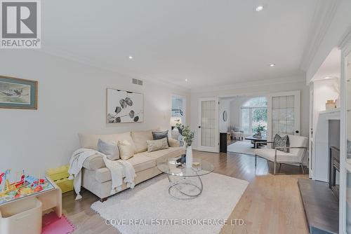 95 Hazelden Lane, London, ON - Indoor Photo Showing Living Room