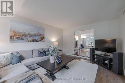 95 Hazelden Lane, London, ON - Indoor Photo Showing Living Room