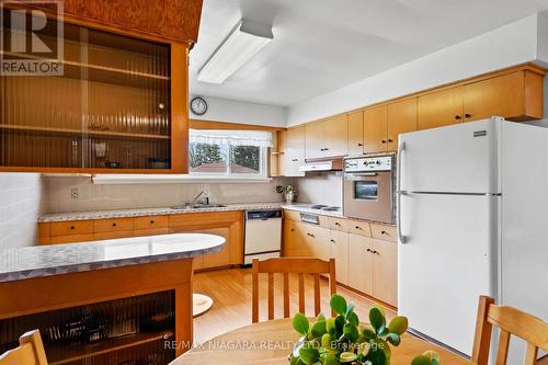 515 Sugarloaf Street, Port Colborne, ON - Indoor Photo Showing Kitchen