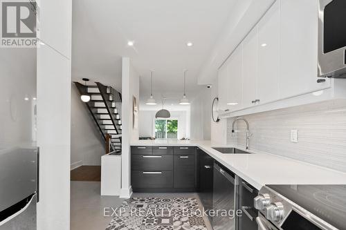 3 - 55 Birchbank Lane, Toronto (Banbury-Don Mills), ON - Indoor Photo Showing Kitchen With Upgraded Kitchen