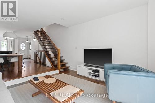 3 - 55 Birchbank Lane, Toronto (Banbury-Don Mills), ON - Indoor Photo Showing Living Room