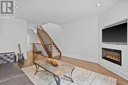 3 - 55 Birchbank Lane, Toronto (Banbury-Don Mills), ON - Indoor Photo Showing Living Room With Fireplace