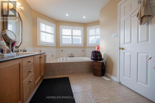 574 Clearsky Avenue, Oshawa (Taunton), ON - Indoor Photo Showing Bathroom