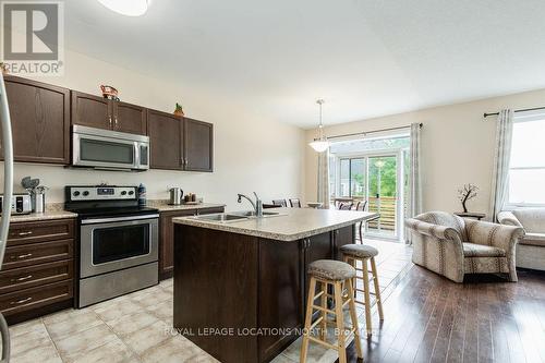 33 Grand Poplar Lane, Wasaga Beach, ON - Indoor Photo Showing Kitchen With Stainless Steel Kitchen With Double Sink