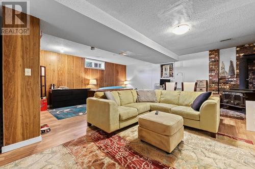 2317 Fleetwood Ave, Kamloops, BC - Indoor