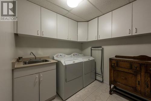 2317 Fleetwood Ave, Kamloops, BC - Indoor Photo Showing Laundry Room