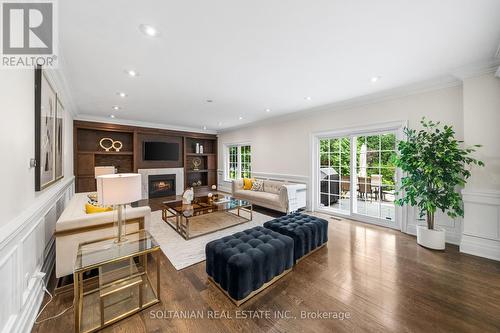 159 Old Yonge Street, Toronto (St. Andrew-Windfields), ON - Indoor Photo Showing Living Room With Fireplace