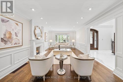 159 Old Yonge Street, Toronto (St. Andrew-Windfields), ON - Indoor Photo Showing Living Room With Fireplace