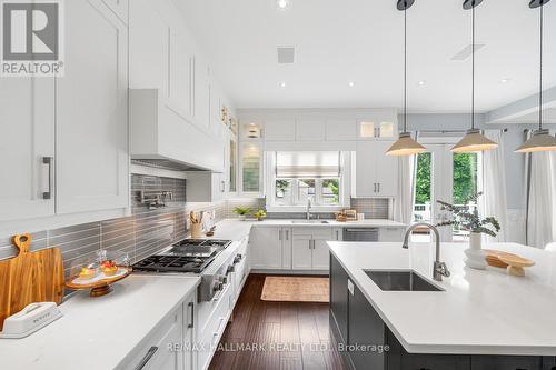 54 Cobden Street, Toronto (Willowdale West), ON - Indoor Photo Showing Kitchen With Upgraded Kitchen