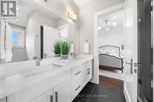 54 Cobden Street, Toronto (Willowdale West), ON - Indoor Photo Showing Bathroom