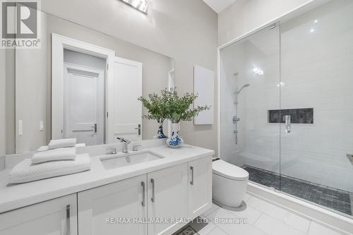 54 Cobden Street, Toronto (Willowdale West), ON - Indoor Photo Showing Bathroom