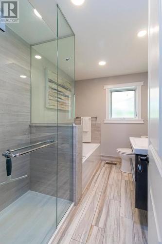 1245 Baldwin Drive, Oakville (Eastlake), ON - Indoor Photo Showing Bathroom