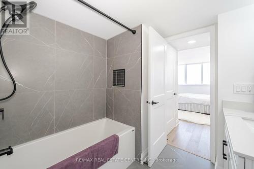 1404 - 1360 Rathburn Road E, Mississauga (Rathwood), ON - Indoor Photo Showing Bathroom