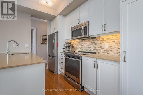 404 - 1 Old Mill Drive, Toronto (High Park-Swansea), ON - Indoor Photo Showing Kitchen With Upgraded Kitchen