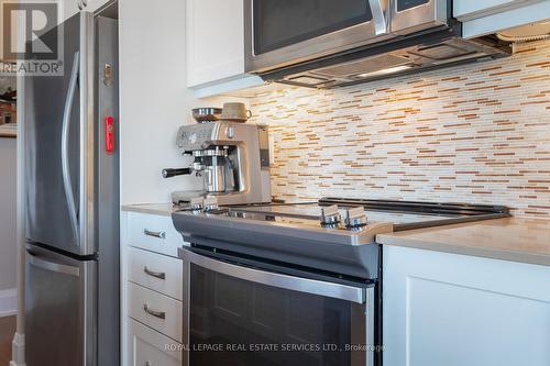 404 - 1 Old Mill Drive, Toronto (High Park-Swansea), ON - Indoor Photo Showing Kitchen