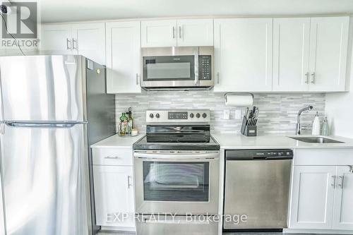 1705 - 105 The Queensway, Toronto (High Park-Swansea), ON - Indoor Photo Showing Kitchen