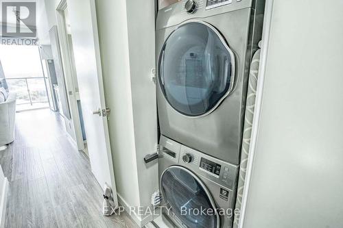 1705 - 105 The Queensway, Toronto (High Park-Swansea), ON - Indoor Photo Showing Laundry Room