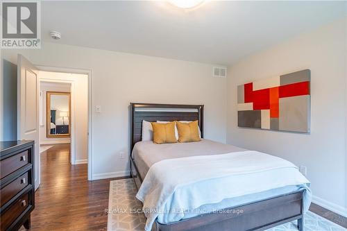 4306 Lakeshore Road, Burlington (Shoreacres), ON - Indoor Photo Showing Bedroom