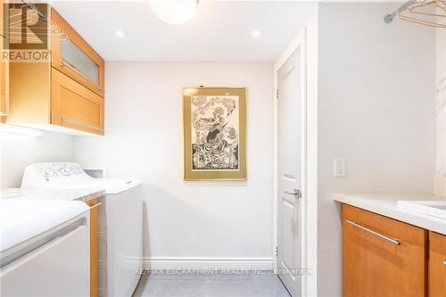 4306 Lakeshore Road, Burlington (Shoreacres), ON - Indoor Photo Showing Laundry Room