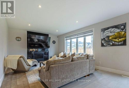 1879 Boardwalk Way, London, ON - Indoor Photo Showing Living Room