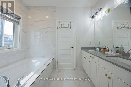 1879 Boardwalk Way, London, ON - Indoor Photo Showing Bathroom