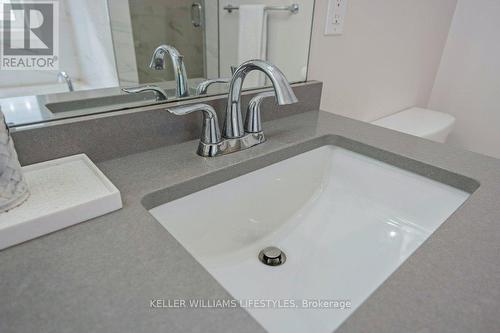 1879 Boardwalk Way, London, ON - Indoor Photo Showing Bathroom