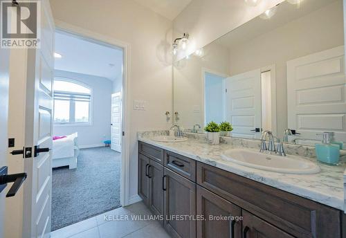 1879 Boardwalk Way, London, ON - Indoor Photo Showing Bathroom