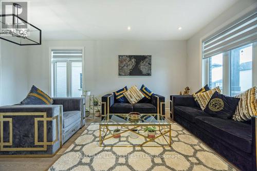 1879 Boardwalk Way, London, ON - Indoor Photo Showing Living Room