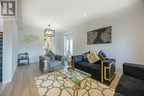 1879 Boardwalk Way, London, ON - Indoor Photo Showing Living Room