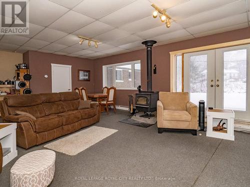 5 William Street, Bracebridge, ON - Indoor Photo Showing Living Room