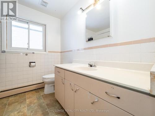 5 William Street, Bracebridge, ON - Indoor Photo Showing Bathroom