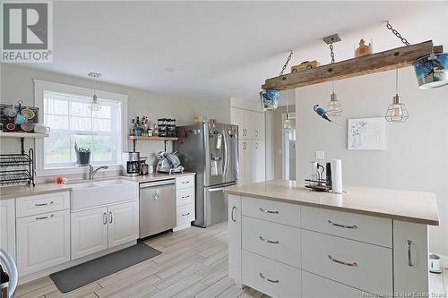 699 Route 105, Maugerville, NB - Indoor Photo Showing Kitchen