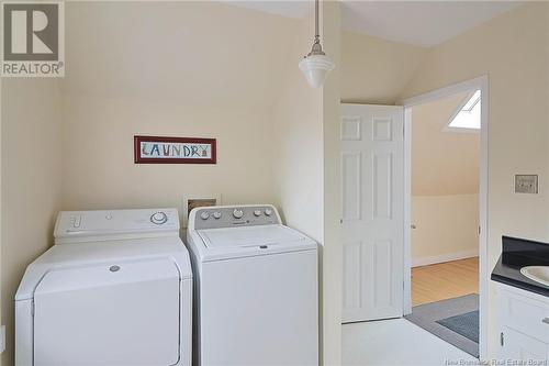 699 Route 105, Maugerville, NB - Indoor Photo Showing Laundry Room