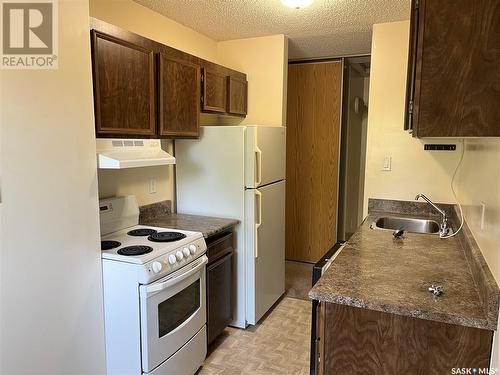 206 55 Alport Crescent, Regina, SK - Indoor Photo Showing Kitchen