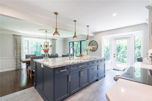 360 North Shore Boulevard E, Burlington, ON - Indoor Photo Showing Kitchen With Upgraded Kitchen