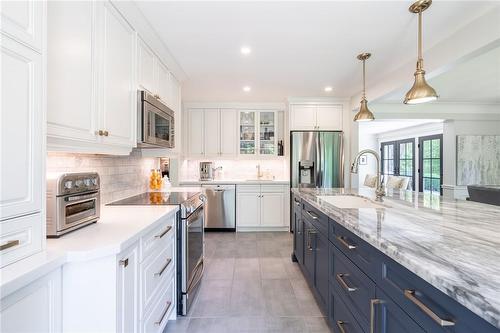 360 North Shore Boulevard E, Burlington, ON - Indoor Photo Showing Kitchen With Upgraded Kitchen