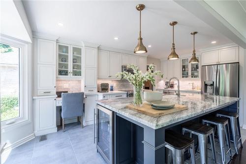 360 North Shore Boulevard E, Burlington, ON - Indoor Photo Showing Kitchen With Upgraded Kitchen