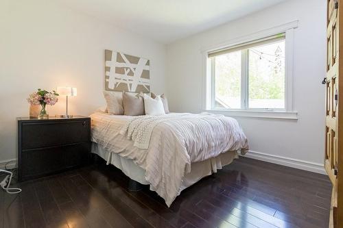 1245 Baldwin Drive, Oakville, ON - Indoor Photo Showing Bedroom