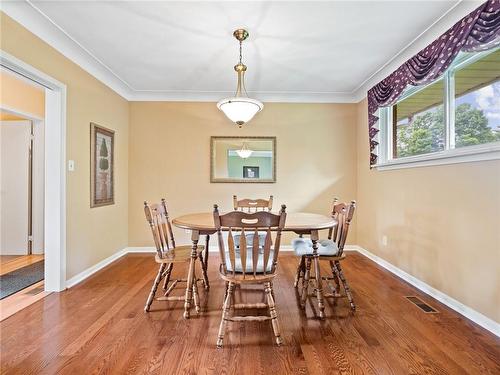 5244 Cedar Springs Road, Burlington, ON - Indoor Photo Showing Dining Room