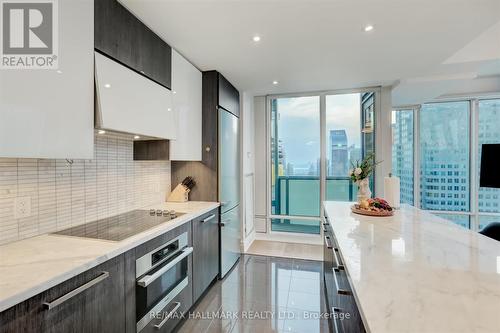 4804 - 8 The Esplanade, Toronto (Waterfront Communities), ON - Indoor Photo Showing Kitchen With Upgraded Kitchen