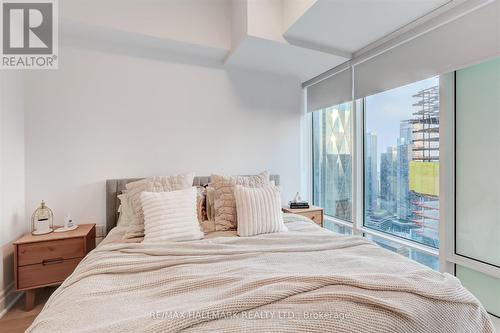 4804 - 8 The Esplanade, Toronto (Waterfront Communities), ON - Indoor Photo Showing Bedroom